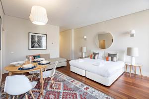 Palácio das Cardosas Studio by LovelyStay