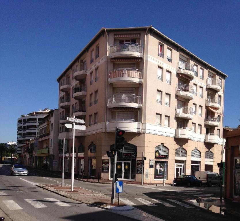 Appartement Palais Alexandra Antibes 1 Ave. Thiers 06600 Antibes