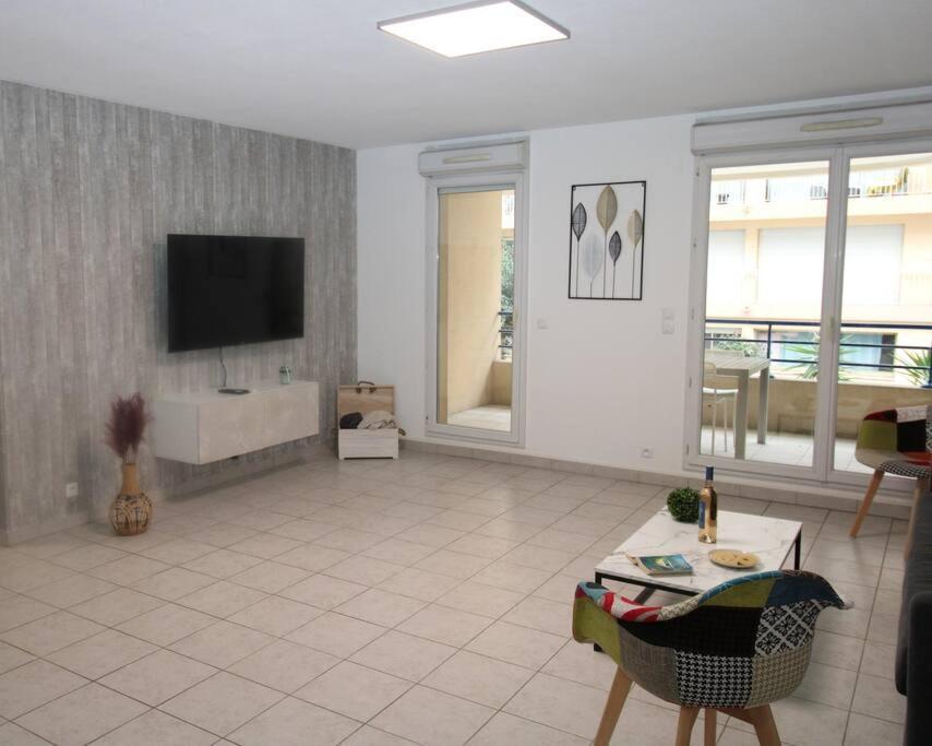 Appartement Palais de la Mer YourHostHelper 42 Rue Bricka 06160 Antibes