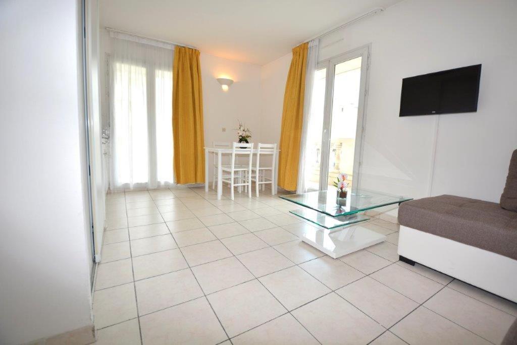 Appartement Palais des Domes Piscine et Parking 12 Avenue de la Californie 06200 Nice