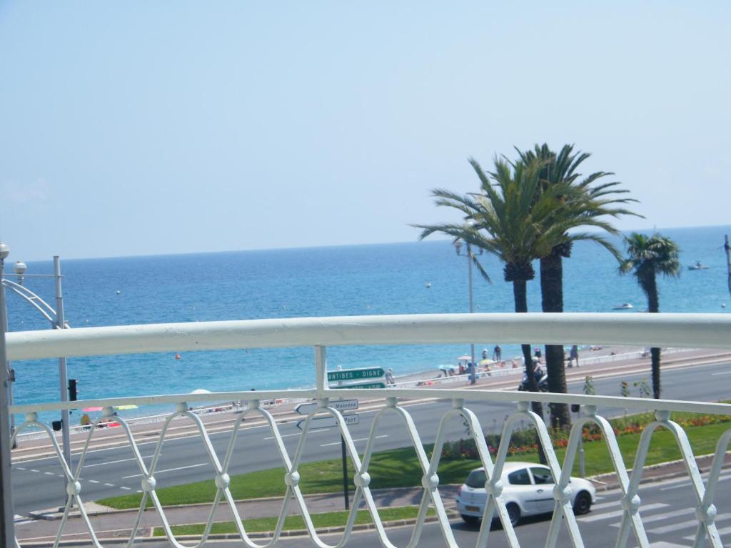 Appartement Palais HenriIV 2 Étage 267 Promenade des Anglais 06200 Nice