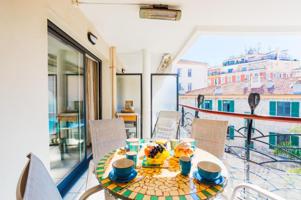 PALAIS LIBERTE V AP4267 By Riviera Holiday Homes JOSEPH BRES, 12, 06000 Nice