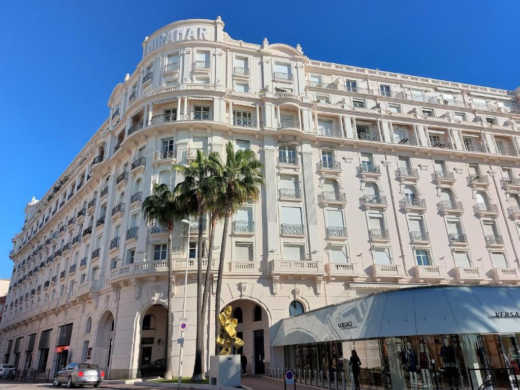 Appartement Palais Miramar luxe studio 65 Boulevard de la Croisette 06400 Cannes