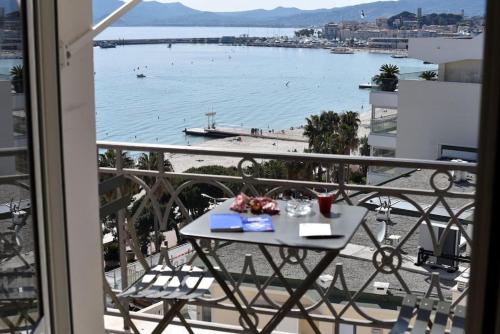 Palais Miramar - Suite & G17 - Vue Mer - Croisette Emplacement Unique -20 Plage - WIFI - Clim