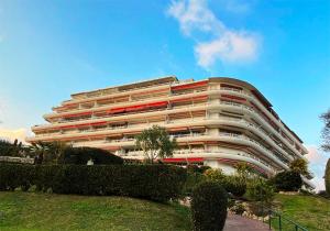 Palais Montfleury Cannes SeeView