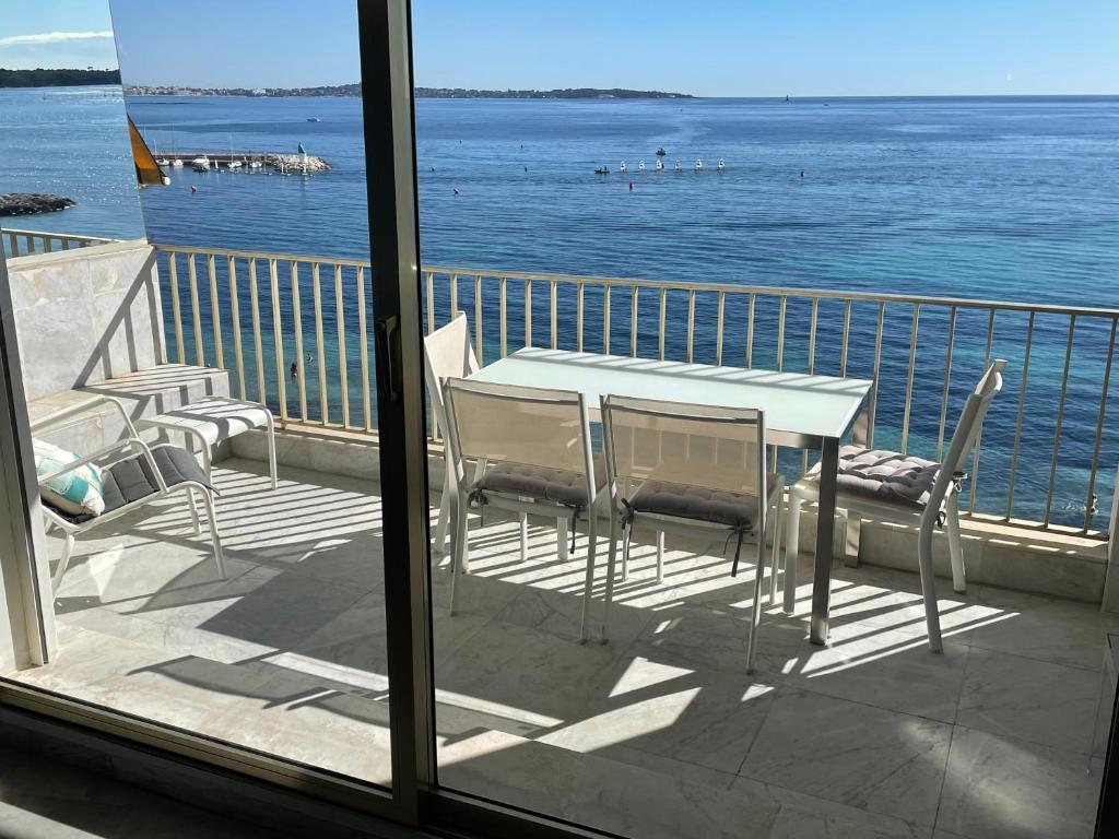 Appartement Palm Beach Amazing view 96 Boulevard Eugène Gazagnaire 06400 Cannes