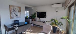 Appartement Palm Beach see view 2 bedrooms Avenue des Hespérides 06400 Cannes Provence-Alpes-Côte d\'Azur