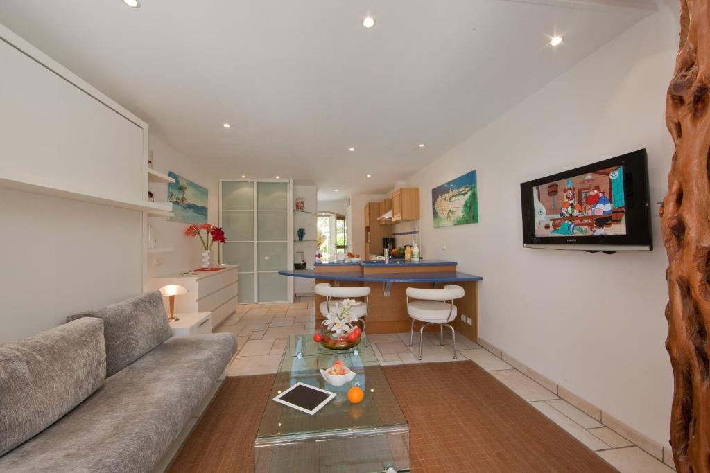 PANAMA KEYWEEK Appartment with balcony and parking heart of Biarritz city 64200 Biarritz