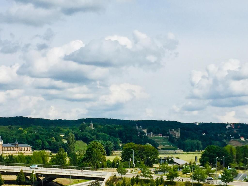 Panoramablick auf Elbe und Schlösser Neubertstraße, 01307 Dresde