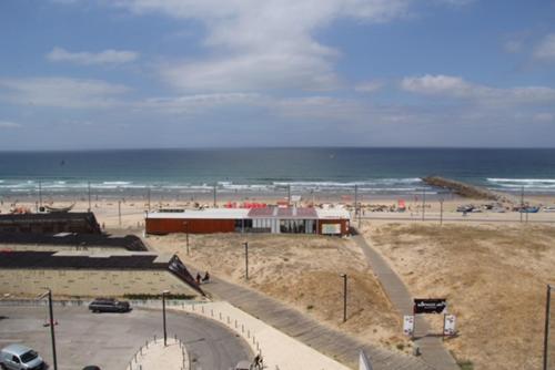 Panoramic Beach View Apartment (T2) in Caparica