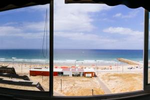 Panoramic Beach View Apartment (T2) in Caparica