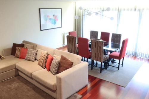 Panoramic City View Apartment - Guimarães