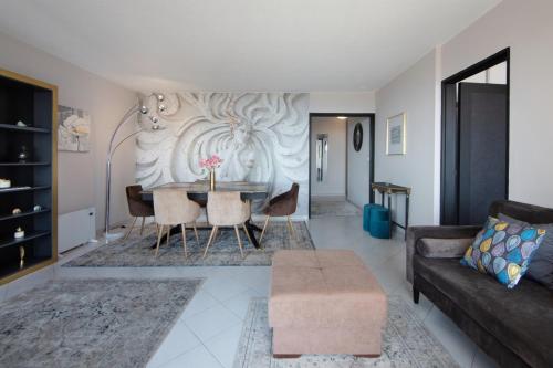 Panoramic view, 2 bedroom, Monaco,Riviera, Parking