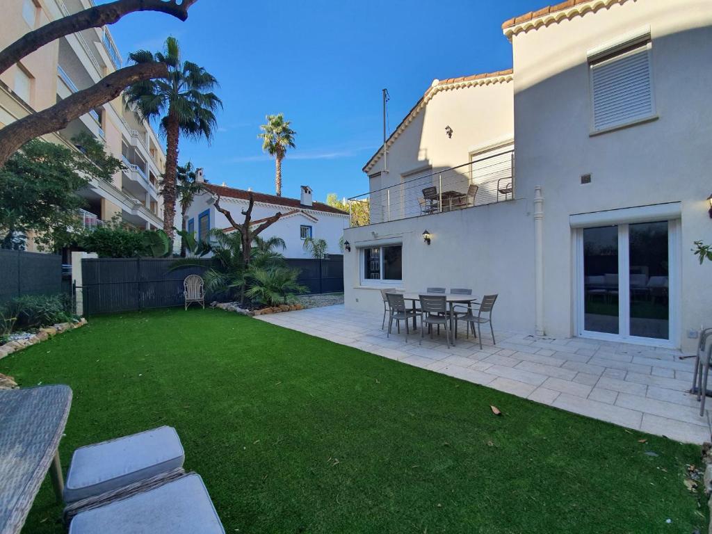 Paradise House 70m2, by Welcome to Cannes hesperides prolonge, 33, 06400 Cannes