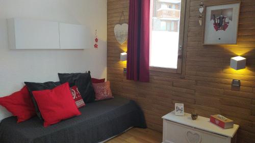 PARADISKI-BELLE PLAGNE, Altitude 2050m, APPART skis aux pieds 4 personnes