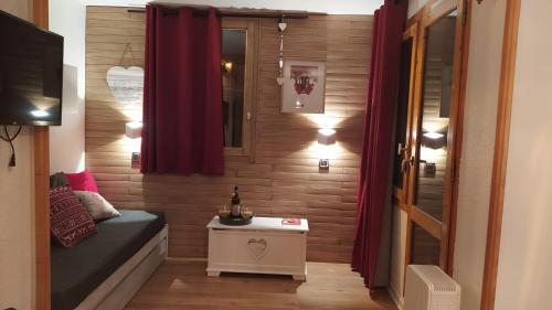 PARADISKI-BELLE PLAGNE, Altitude 2050m, APPART skis aux pieds 4 personnes