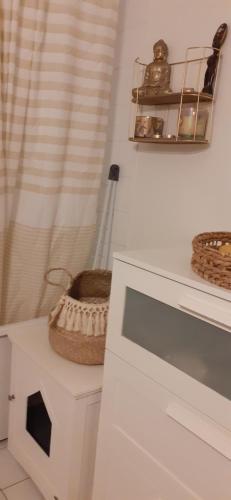Paris 20e - F1 de 38 m2 Porte des Lilas/Bagnolet