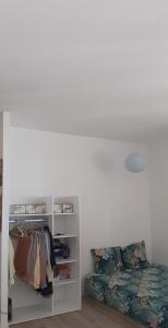Paris 20e - F1 de 38 m2 Porte des Lilas/Bagnolet