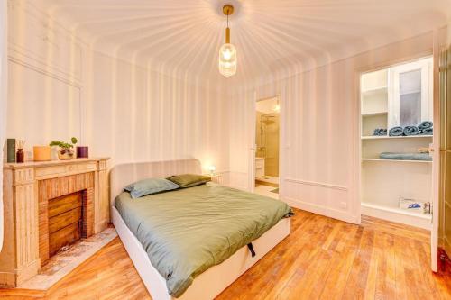PARIS Arc de Triomphe Charmant Appartement Rénové