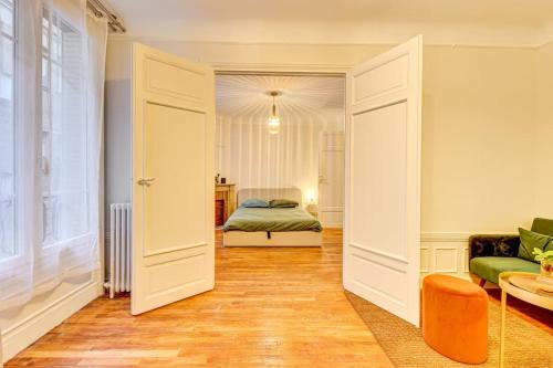 PARIS Arc de Triomphe Charmant Appartement Rénové