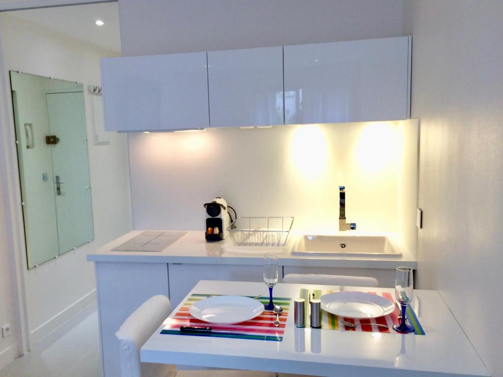 Paris Canal Studio - Gare de l'Est 24 avenue de Verdun, 75010 Paris
