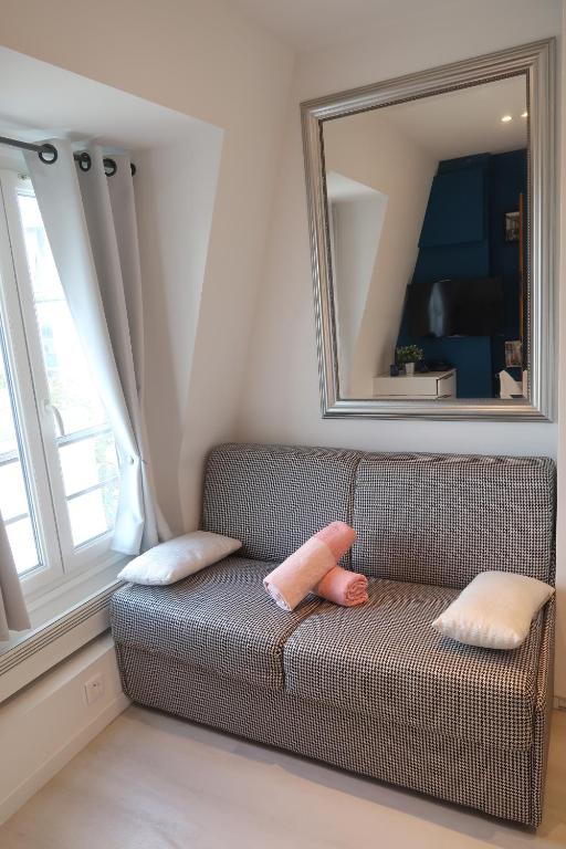 Appartement Paris - coeur Batignolles - Studette 10 m2 - near Champs Elysées & Montmartre & Dpt stores Rue Nollet 75017 Paris
