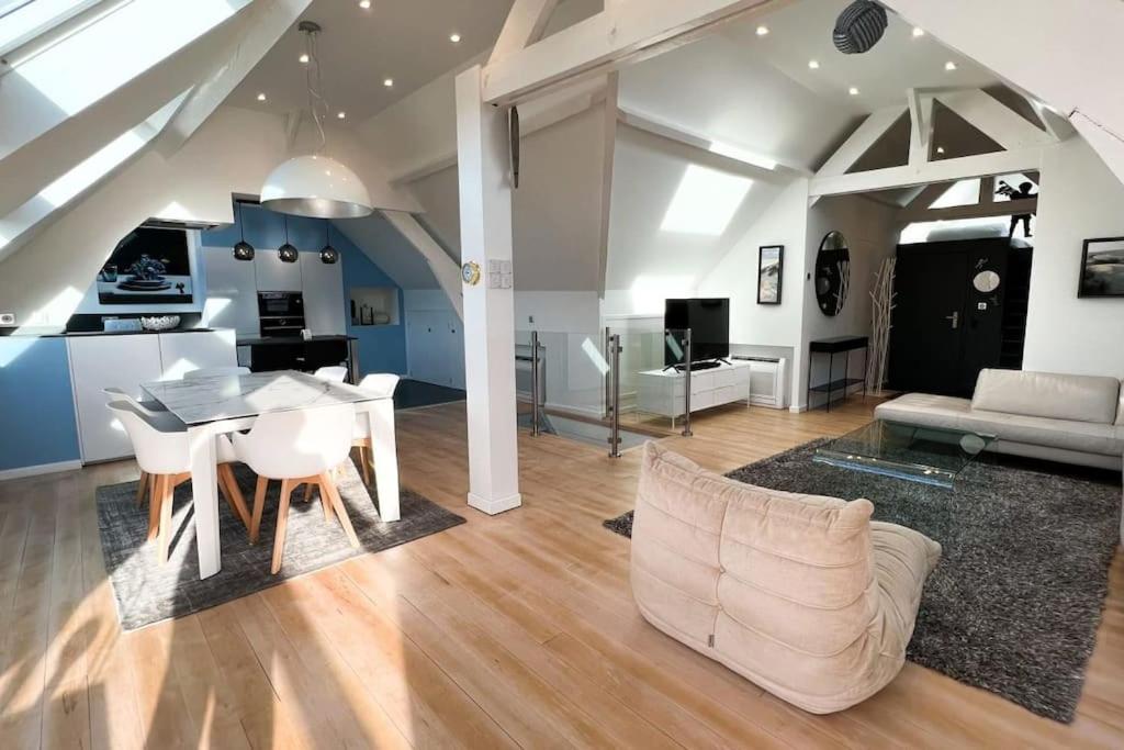 Paris Plage Vacances - Sublime loft en plein coeur du centre ville Etage 3 27 Rue Saint-Louis, 62520 Le Touquet-Paris-Plage