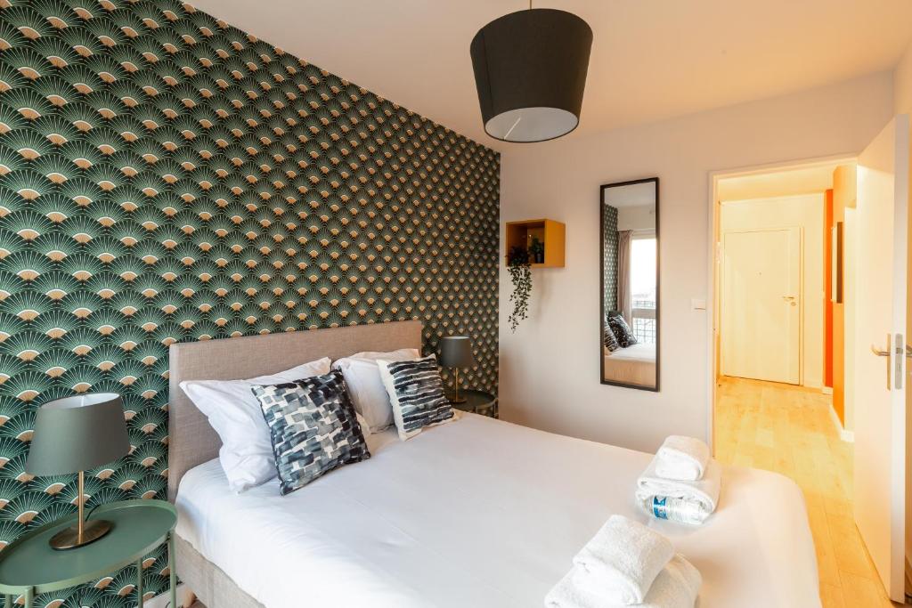 Paris - Porte d'Ivry - Modern and Cosy 2 bedroom apartment 48 Rue Pierre et Marie Curie, 94200 Ivry-sur-Seine