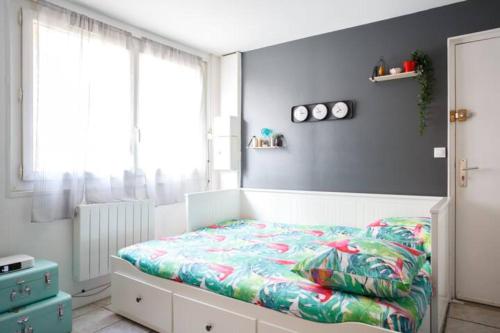 PARIS Proche : Studio tranquille et cosy