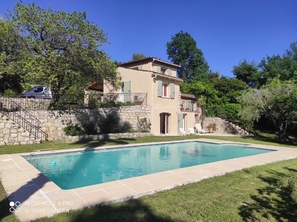 Paris-sur-seine-chez-caroline 75004 Paris
