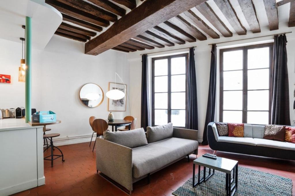 Appartement Parisian Apartment With Terrace in Saint Michel-Notre Dame  75005 Paris