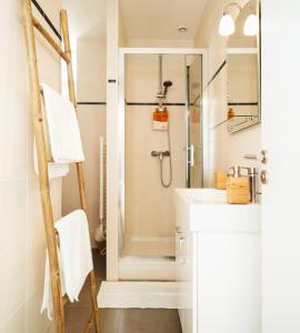 ★ PARISIAN ROMANTIC HIDEAWAY ★