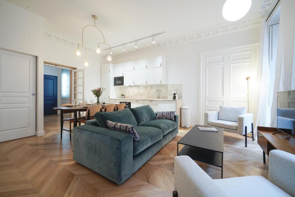 Appartement Parisuites Central Grands boulevards Design Folies Bergères 50 Rue Richer 75009 Paris