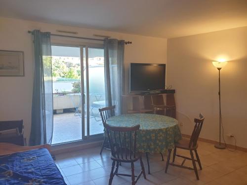 Park Fabron 2 Pieces Terrasse Piscine Parking