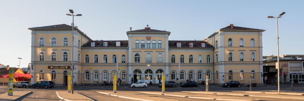 Park-Wohnung direkt am See und Stadtgarten in FN