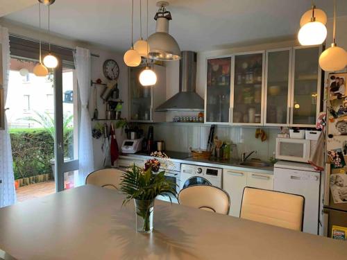 Part Dieu, joli appartement avec terrasse, jardin et parking