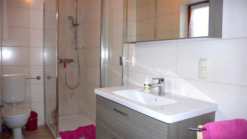 Parterre Ferienwohnung mit grosser Terasse