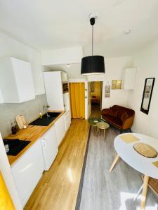 Appartement ''Pascalito 2'' Eglise Saint Louis Studio Cosy Quartier Haut 50 Rue Pascal 34200 Sète Languedoc-Roussillon