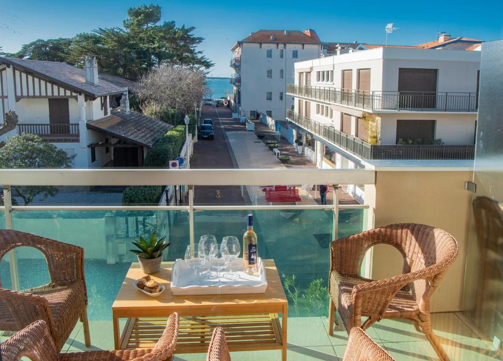 Pause Moulleau - terrasse et parking coeur Moulleau 240 boulevard de la cote d'argent, 33120 Arcachon