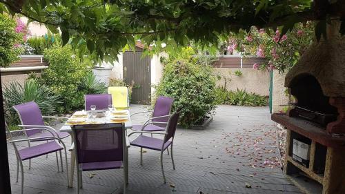 Pavillon au calme Proche commerce AYG47