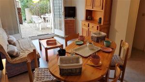 Pavillon avec jardin privatif proche du port de St Cyprien - 4EST12