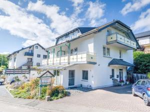 Peaceful Apartment in Schwalefeld with Garden