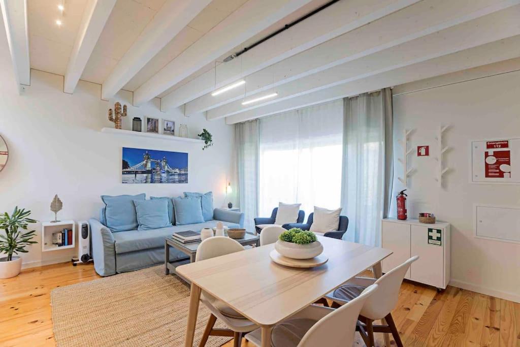 Peaceful Brand New Duplex with a large Balcony 186 Travessa dos Campos, 4000-153 Porto