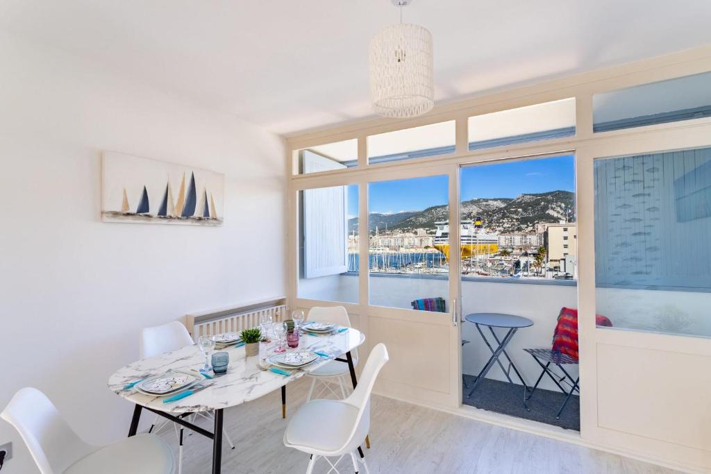 Appartement Peacefull 1 bedroom sea view close to the port - Dodo et Tartine Avenue de l'infanterie de marine Immeuble le Drakkar 83000 Toulon