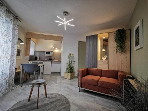 PEGASE - Appartement chaleureux avec pkg privé.