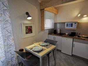 PEGASE - Appartement chaleureux avec pkg privé.