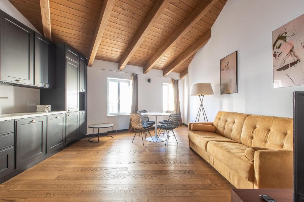 Penthouse 1BR - Cannes Center - Marche Forville - 5 min Palais, Croisette & Plages Rue Jean Joseph Méro 23, 06400 Cannes