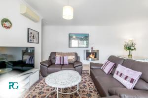 Penthouse near the historic centre with AC, pool and garage