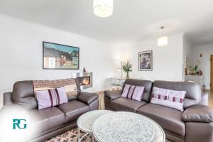 Penthouse near the historic centre with AC, pool and garage