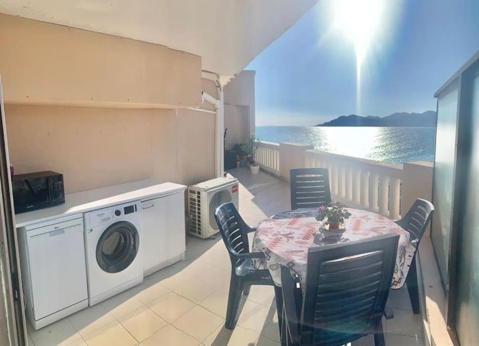 Penthouse panoramic and sea front view 11 Avenue Pierre Semard, 06150 Cannes